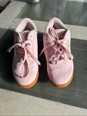 Pink Retro Reebok leather Sneakers with Gum Soles